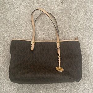 MICHAEL Michael Kors Jet Set MK
Logo Top-zip Travel Tote